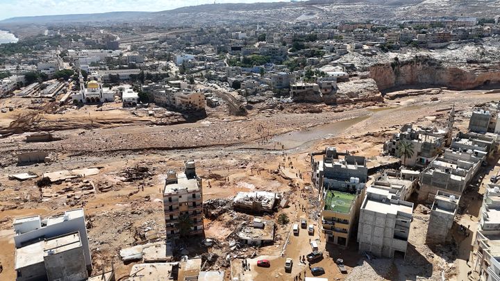 منظر لمدينة درنة التي غمرتها المياه يوم الأربعاء.