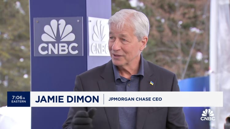 شاهد المقابلة الكاملة التي أجرتها CNBC مع الرئيس التنفيذي لبنك JPMorgan Chase جيمي ديمون