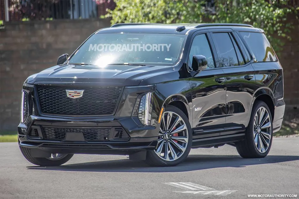 2025-cadillac-escalade-v-facelift-spy-shots--photo-credit-baldauf_100928212_l