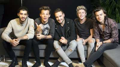 One Direction زين مالك لويس توملينسون ليام باين نيال حوران وهاري ستايلز في 2014 فرقة صادمة تخرج على مر السنين