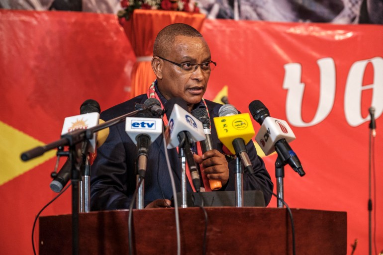 يخاطب DeBretsion Gebremichael ، رئيس جبهة التحرير الشعبية (TPLF) الجمهور خلال TPLF أول المؤتمر العام للطوارئ في مدينة ميكل ، إثيوبيا ، في 04 يناير 2020.