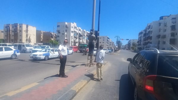استجابة لمطالب أهالي بورسعيد إعادة تشغيل إشارة مرورية