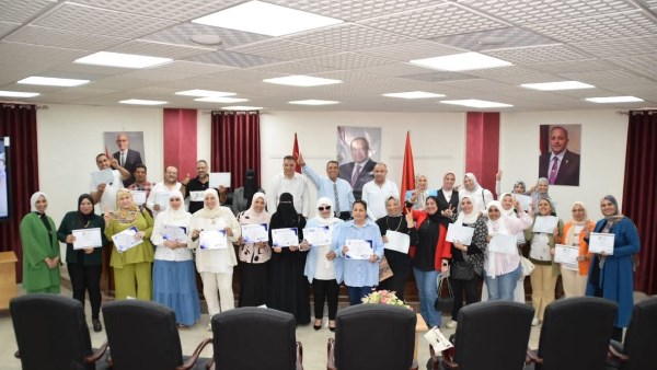 بورسعيد | تكريم معلمي اللغة الفرنسية الحاصلين على شهادات DELEF